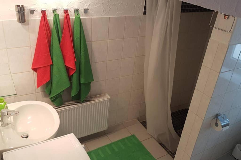 Appartement Vanille, Ferienwohnung Mit Eigenem Eingang, Wie Ein Kleines Haus Bad Salzuflen Exterior photo